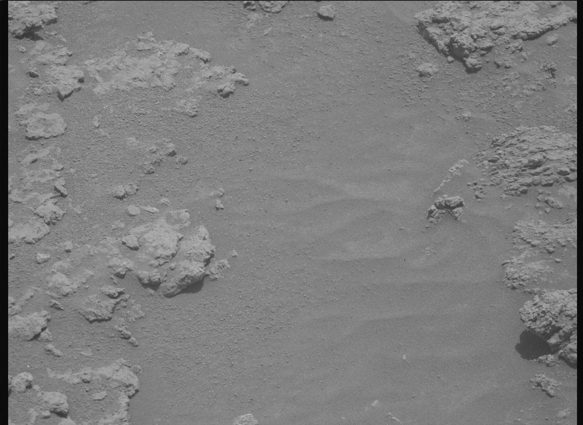 Mars image captured by MCZ_RIGHT on Perseverance