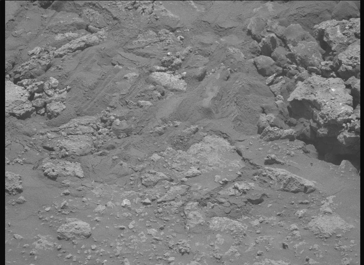 Mars image captured by MCZ_RIGHT on Perseverance