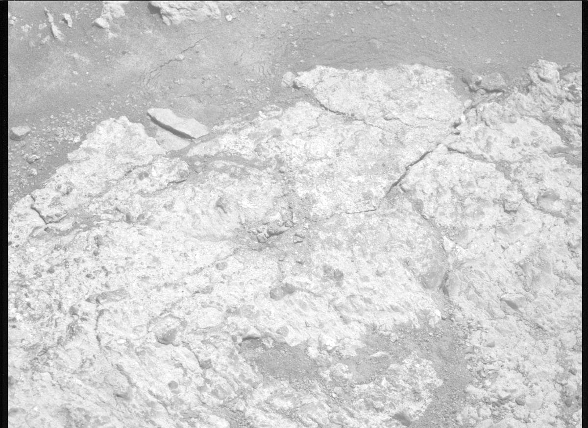 Mars image captured by MCZ_RIGHT on Perseverance
