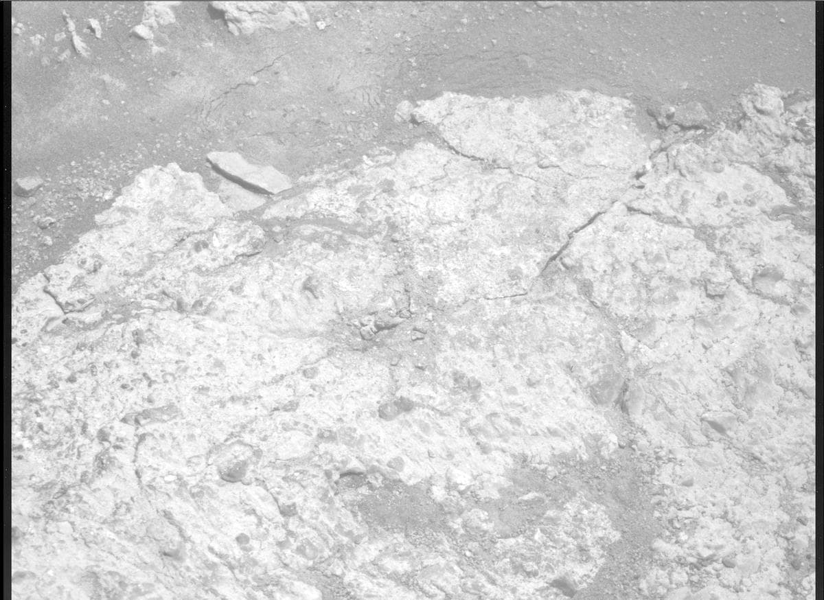 Mars image captured by MCZ_RIGHT on Perseverance