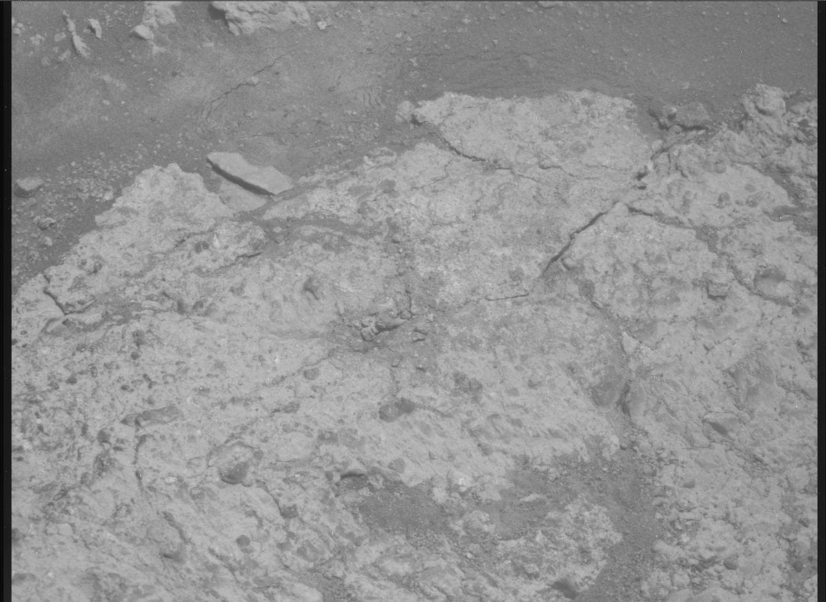 Mars image captured by MCZ_RIGHT on Perseverance