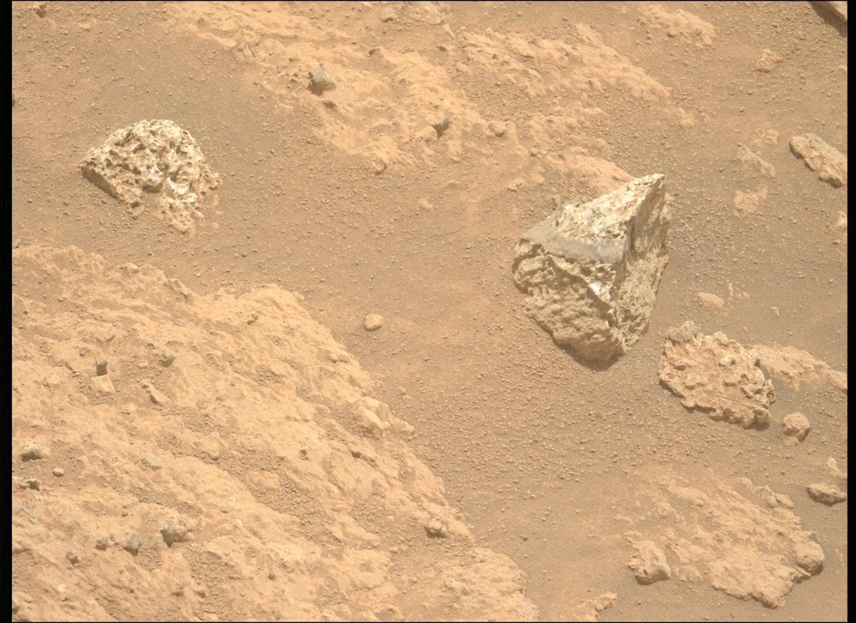 Mars image captured by MCZ_LEFT on Perseverance