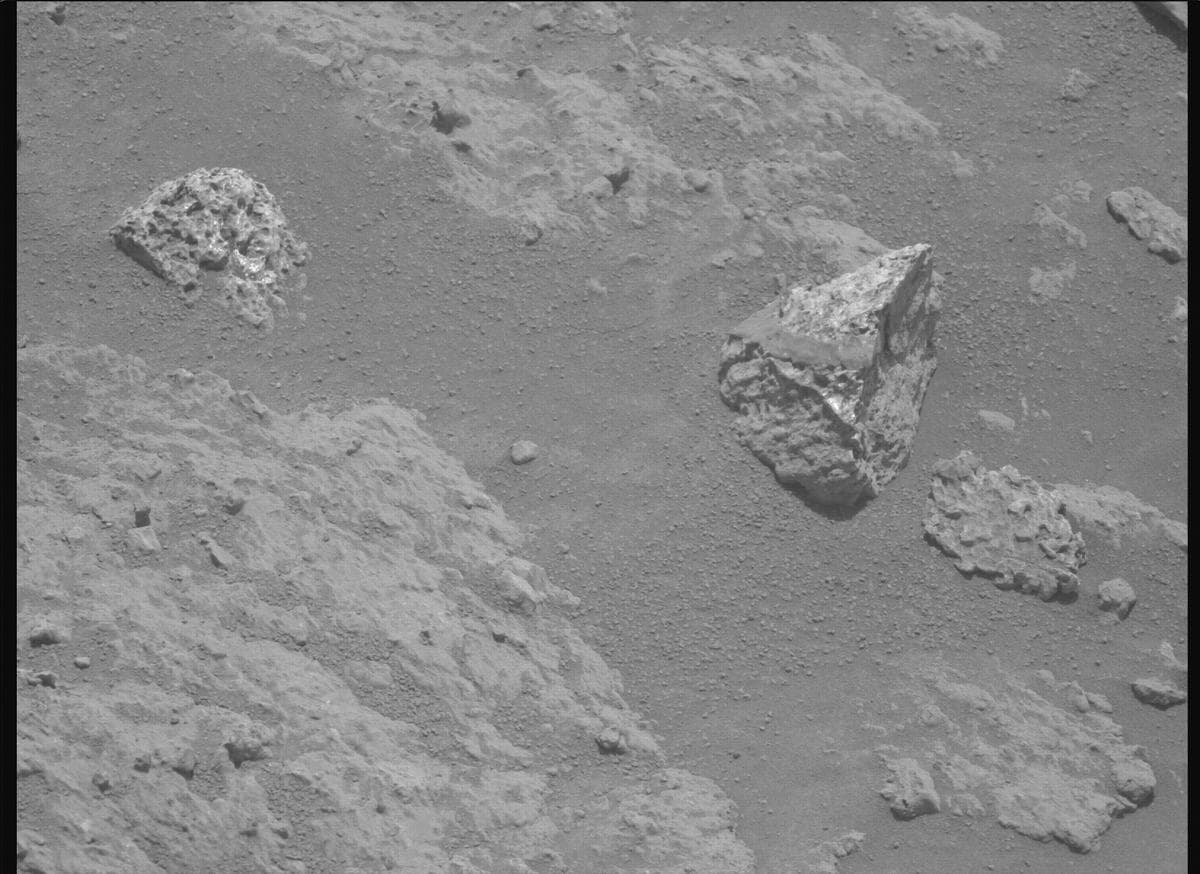 Mars image captured by MCZ_LEFT on Perseverance