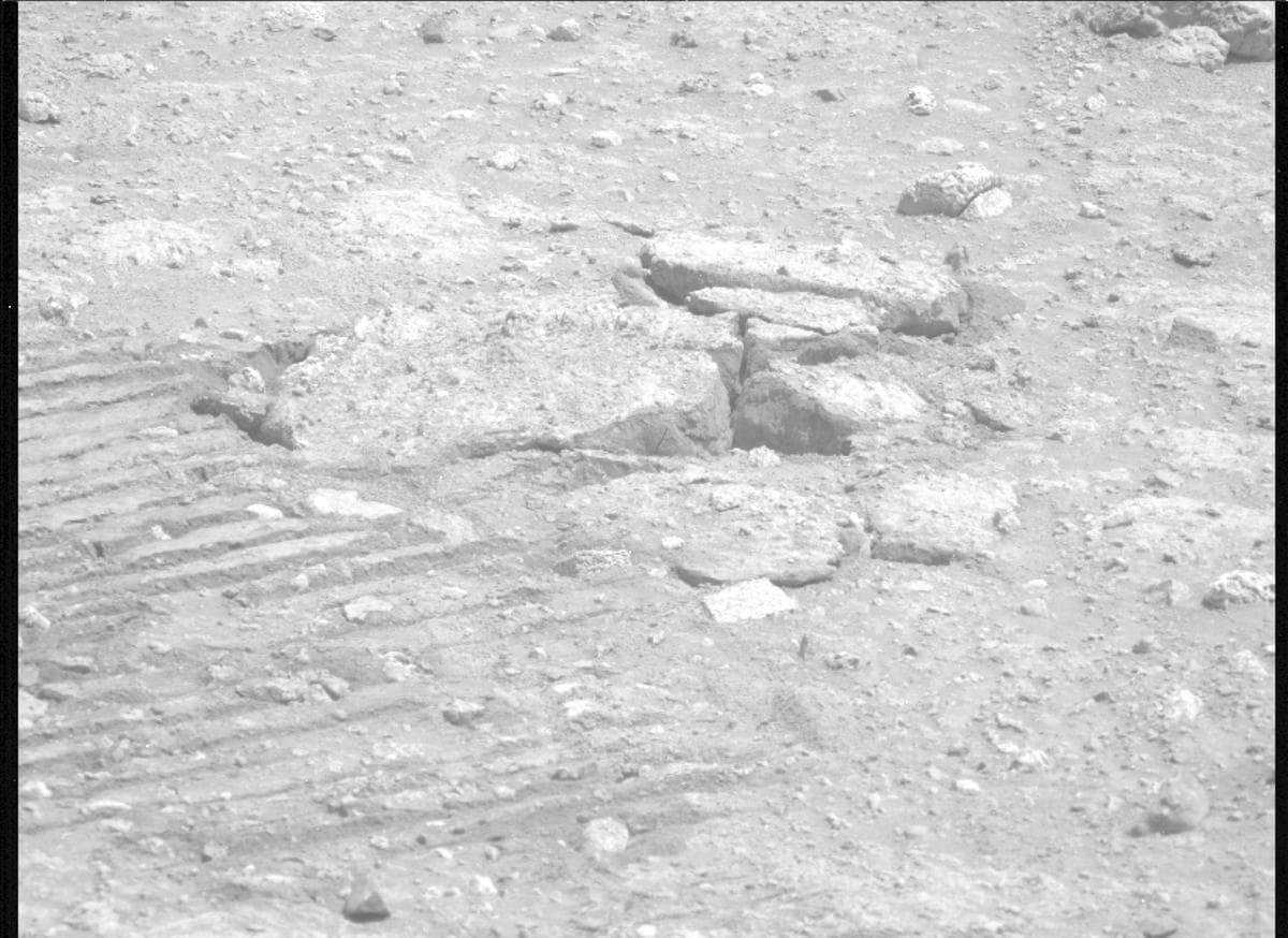 Mars image captured by MCZ_LEFT on Perseverance