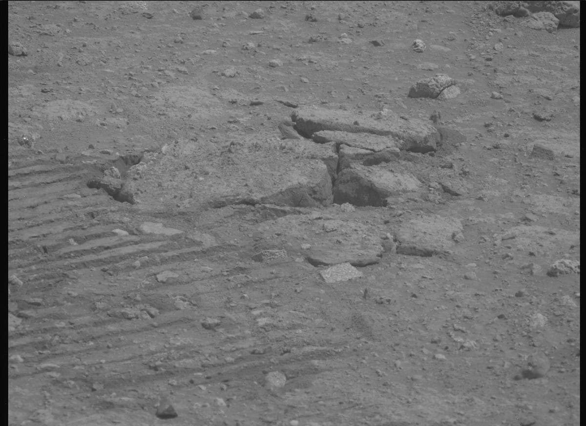 Mars image captured by MCZ_LEFT on Perseverance