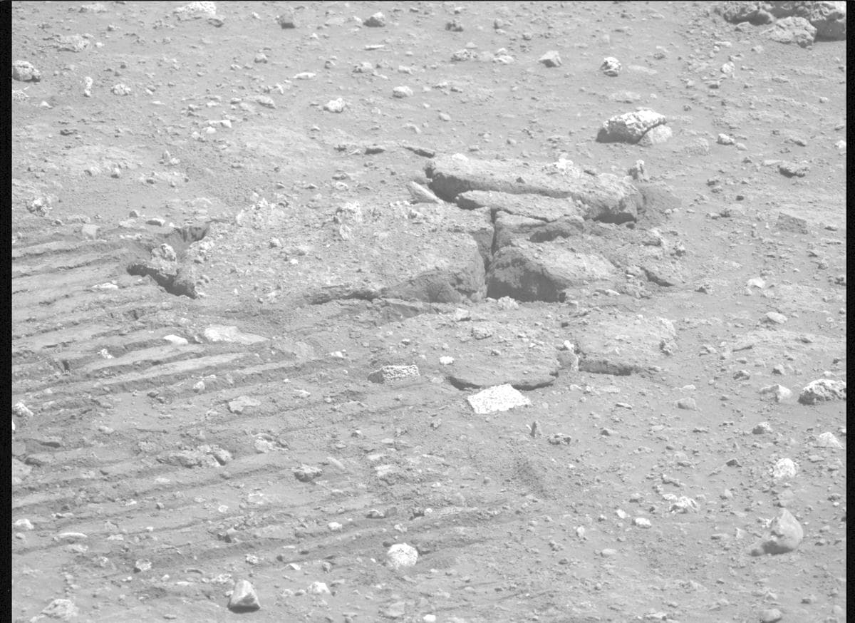 Mars image captured by MCZ_LEFT on Perseverance