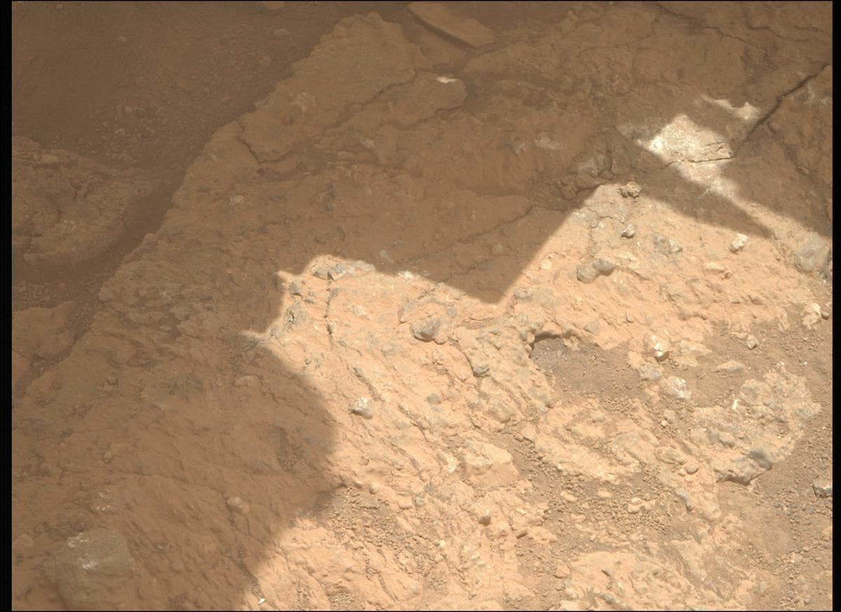 Mars image captured by MCZ_RIGHT on Perseverance