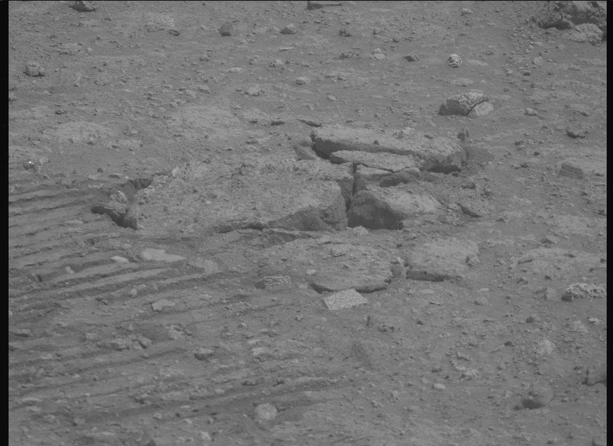 Mars image captured by MCZ_RIGHT on Perseverance