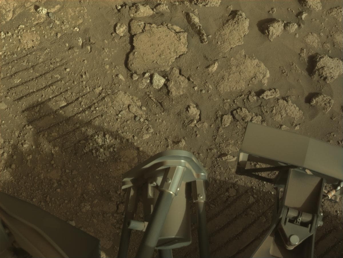 Mars image captured by NAVCAM_LEFT on Perseverance