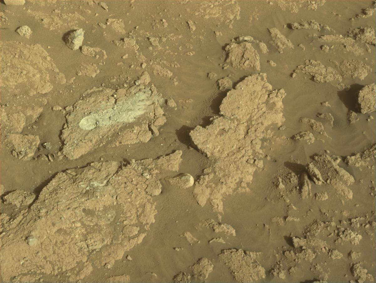 Mars image captured by NAVCAM_RIGHT on Perseverance