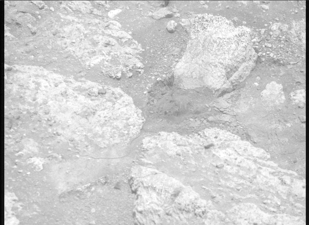 Mars image captured by MCZ_RIGHT on Perseverance