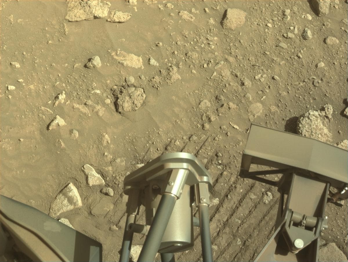 Mars image captured by NAVCAM_LEFT on Perseverance