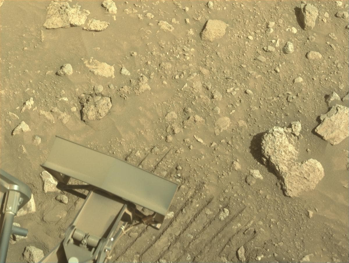 Mars image captured by NAVCAM_RIGHT on Perseverance