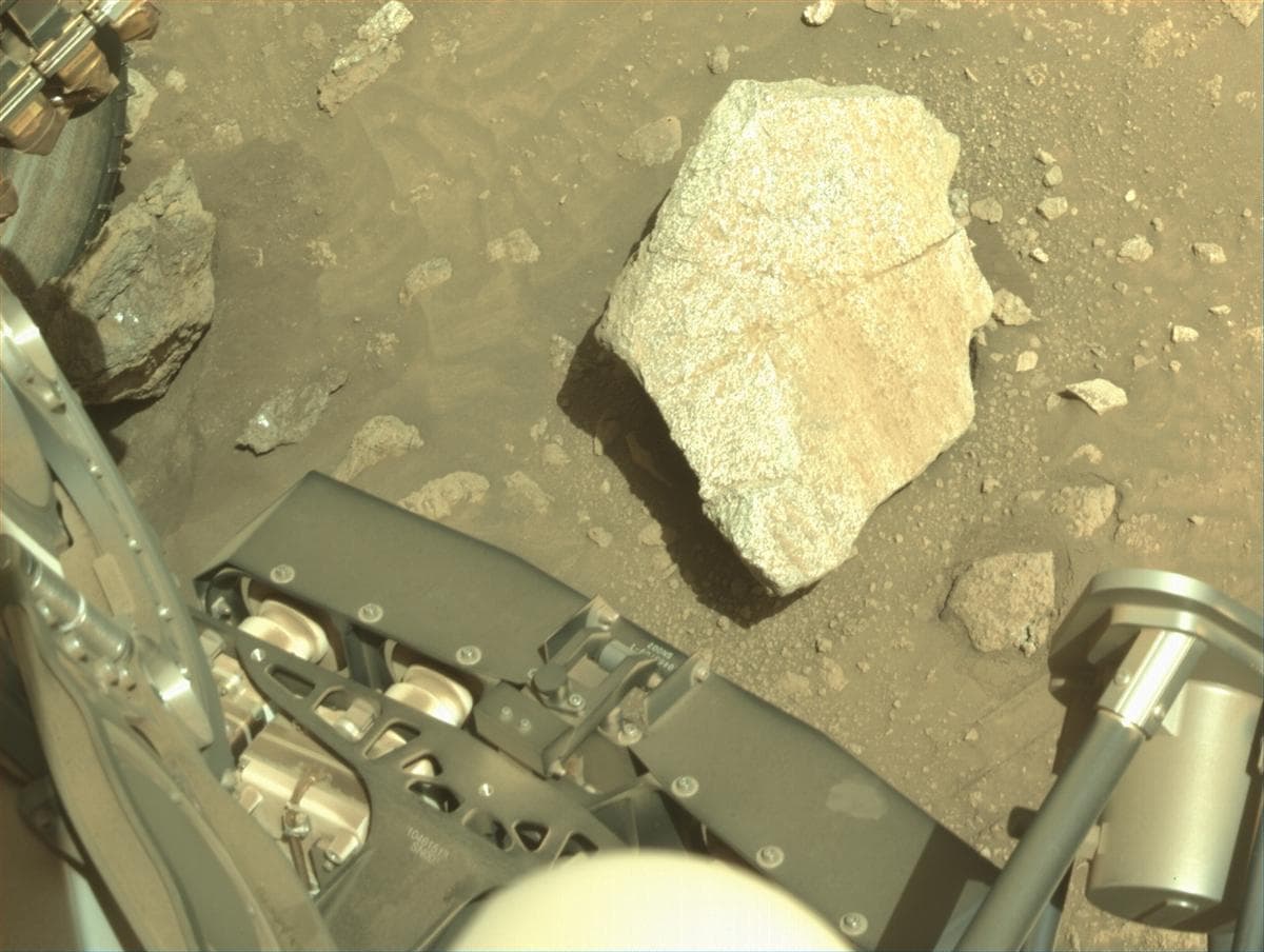 Mars image captured by NAVCAM_RIGHT on Perseverance