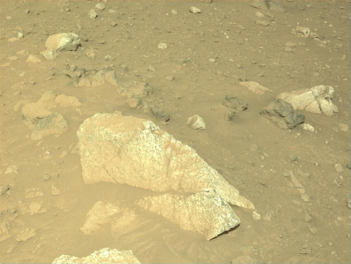 Mars image captured by NAVCAM_LEFT on Perseverance