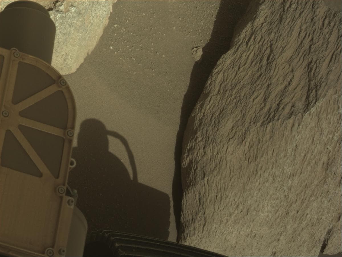 Mars image captured by NAVCAM_LEFT on Perseverance