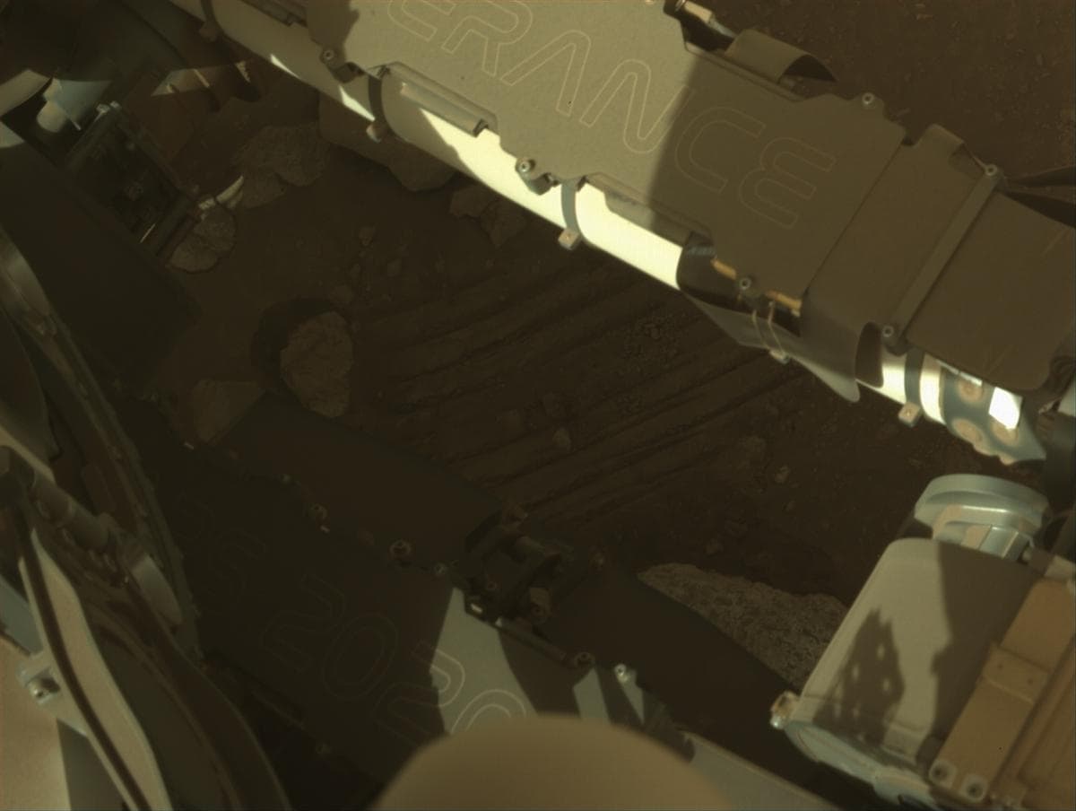 Mars image captured by NAVCAM_RIGHT on Perseverance