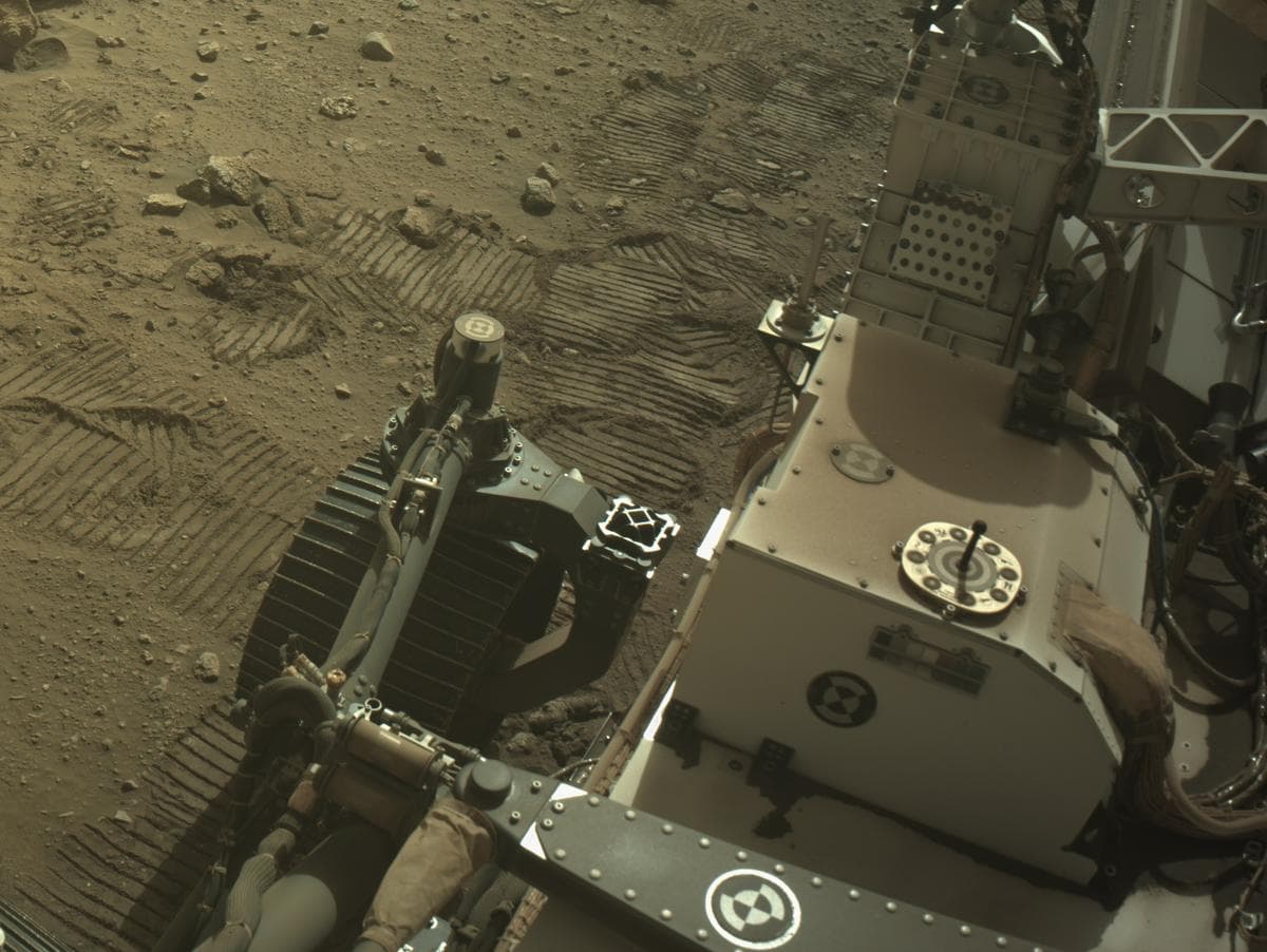 Mars image captured by NAVCAM_RIGHT on Perseverance