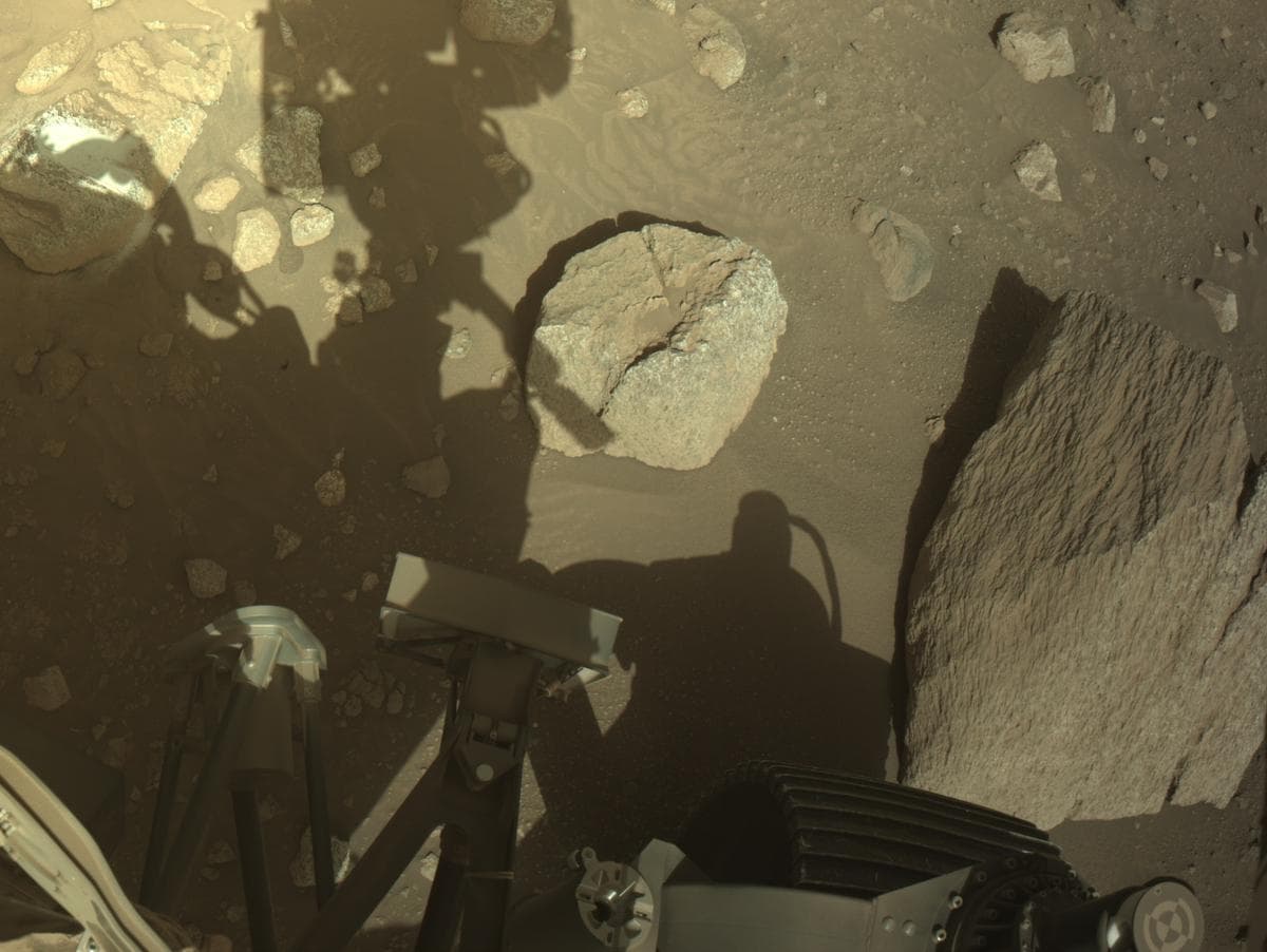Mars image captured by NAVCAM_LEFT on Perseverance
