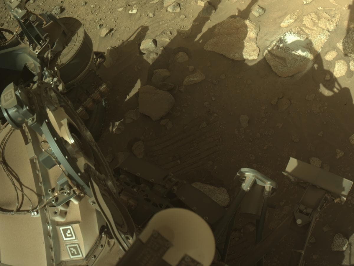 Mars image captured by NAVCAM_RIGHT on Perseverance