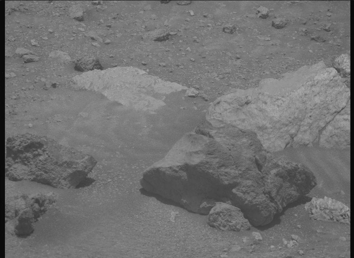 Mars image captured by MCZ_RIGHT on Perseverance