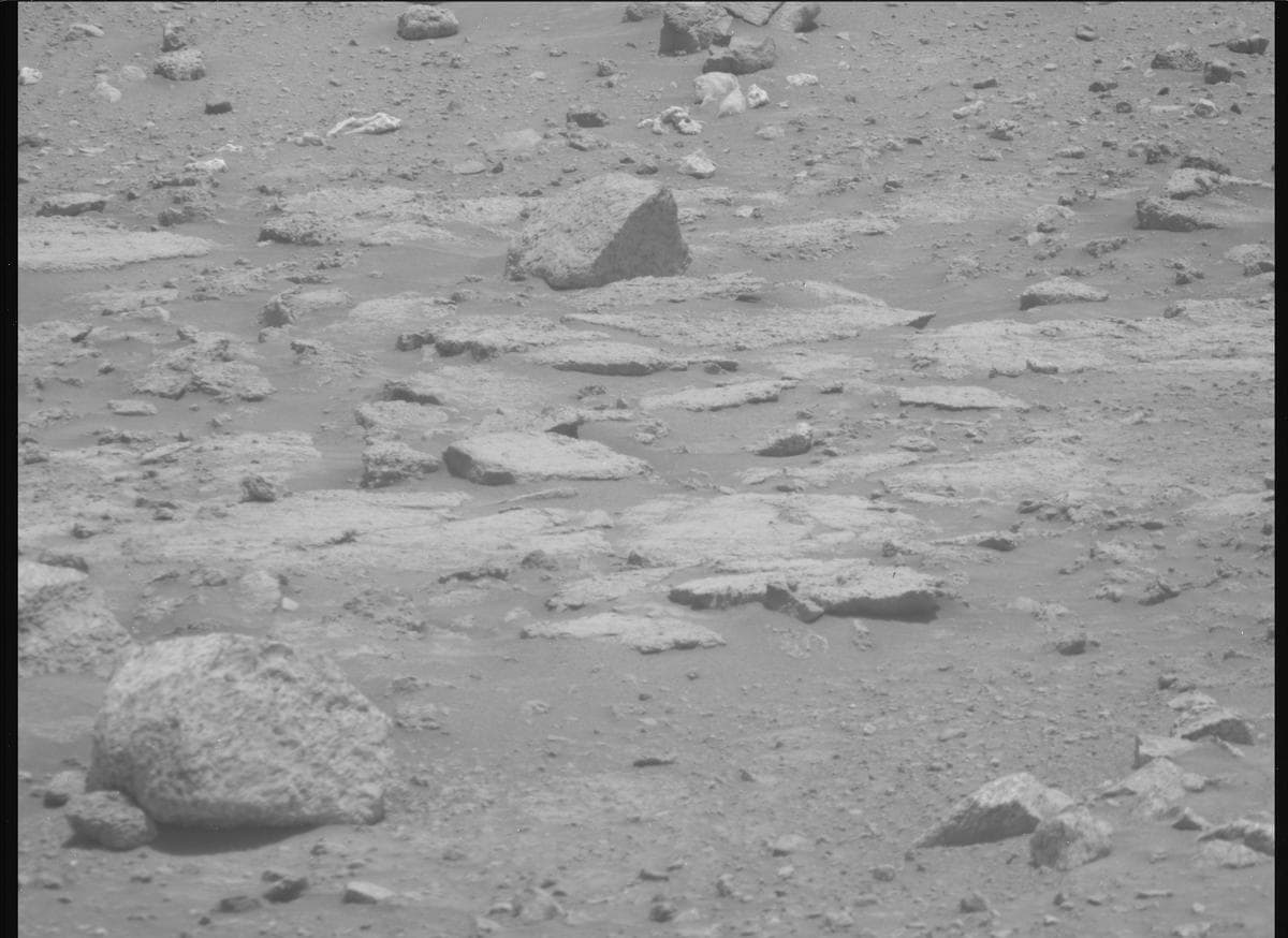Mars image captured by MCZ_RIGHT on Perseverance