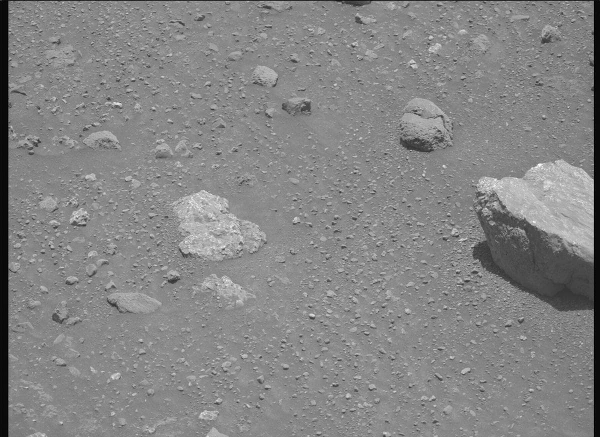 Mars image captured by MCZ_LEFT on Perseverance