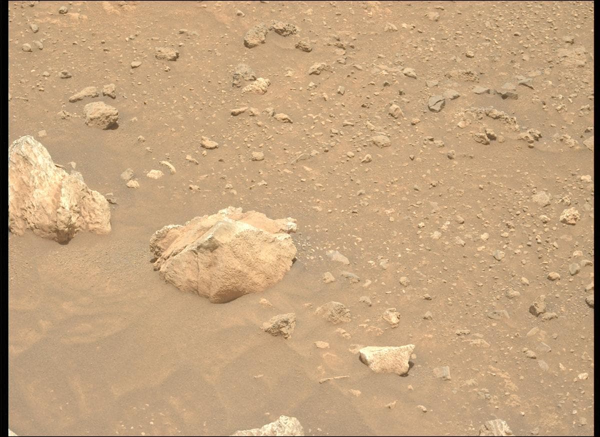 Mars image captured by MCZ_LEFT on Perseverance