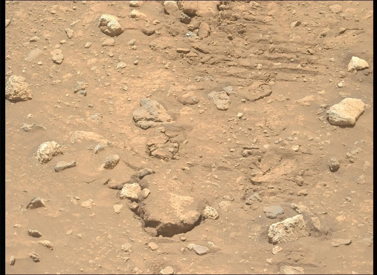 Mars image captured by MCZ_LEFT on Perseverance