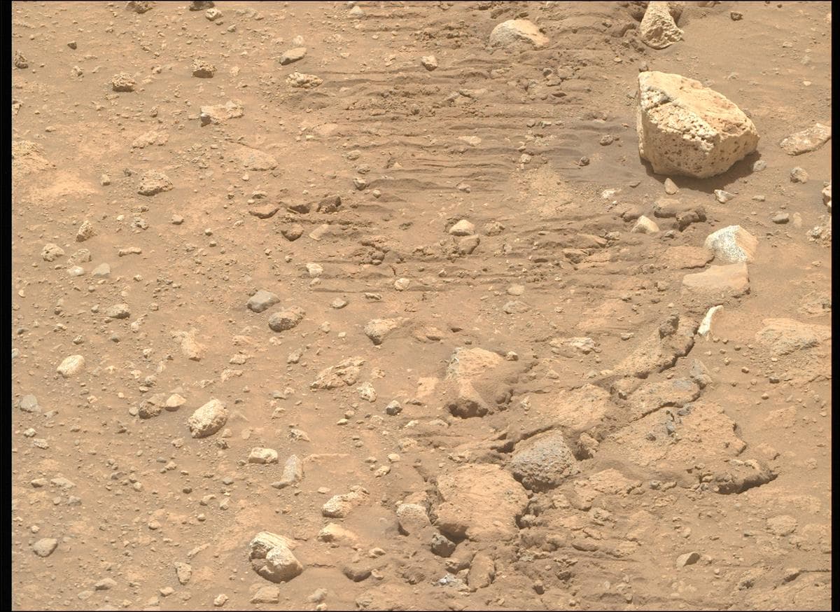 Mars image captured by MCZ_RIGHT on Perseverance