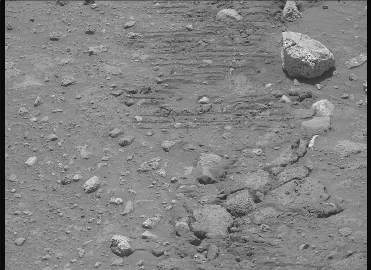 Mars image captured by MCZ_RIGHT on Perseverance