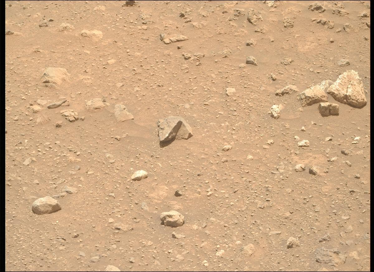 Mars image captured by MCZ_RIGHT on Perseverance
