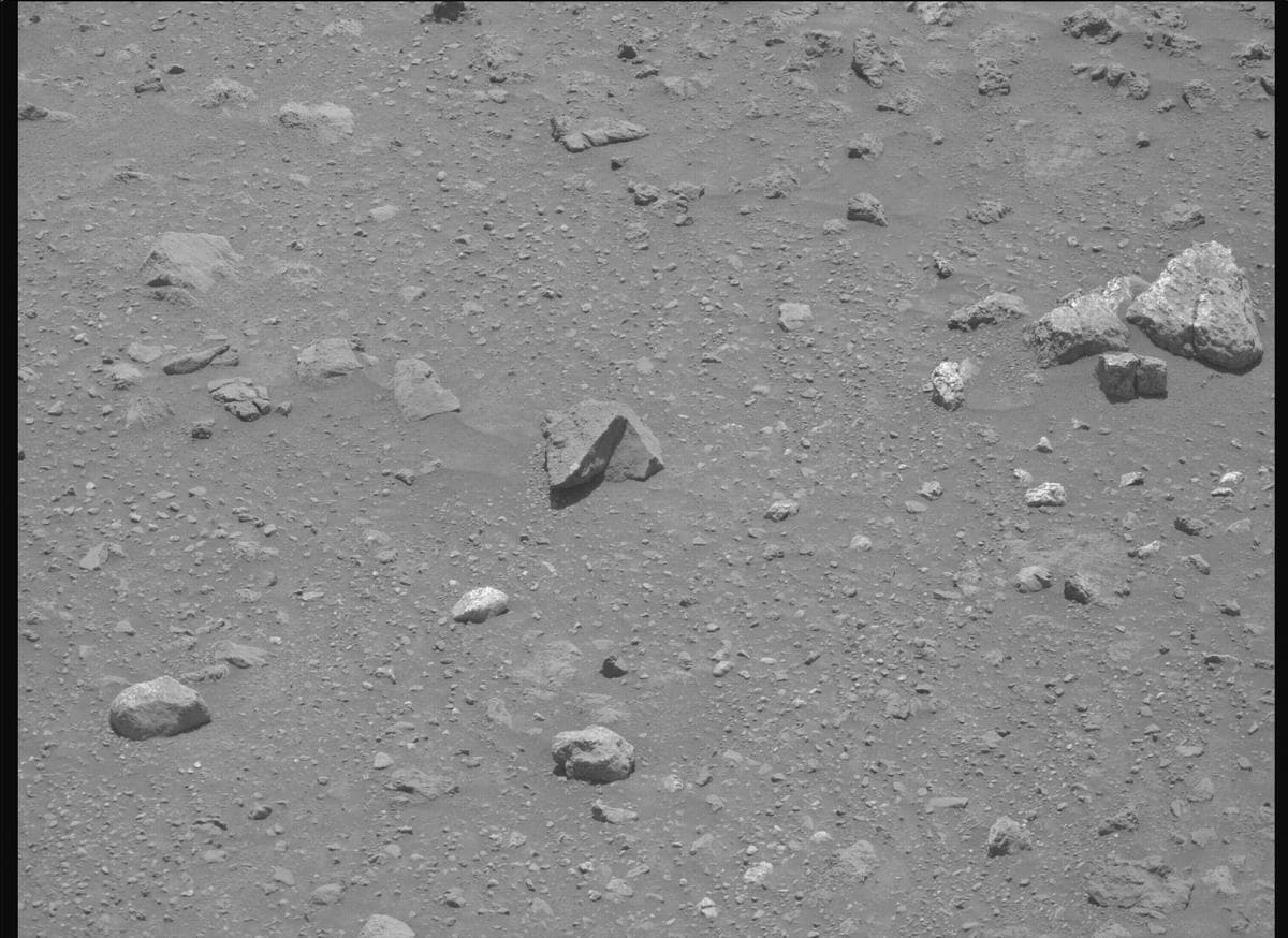 Mars image captured by MCZ_RIGHT on Perseverance