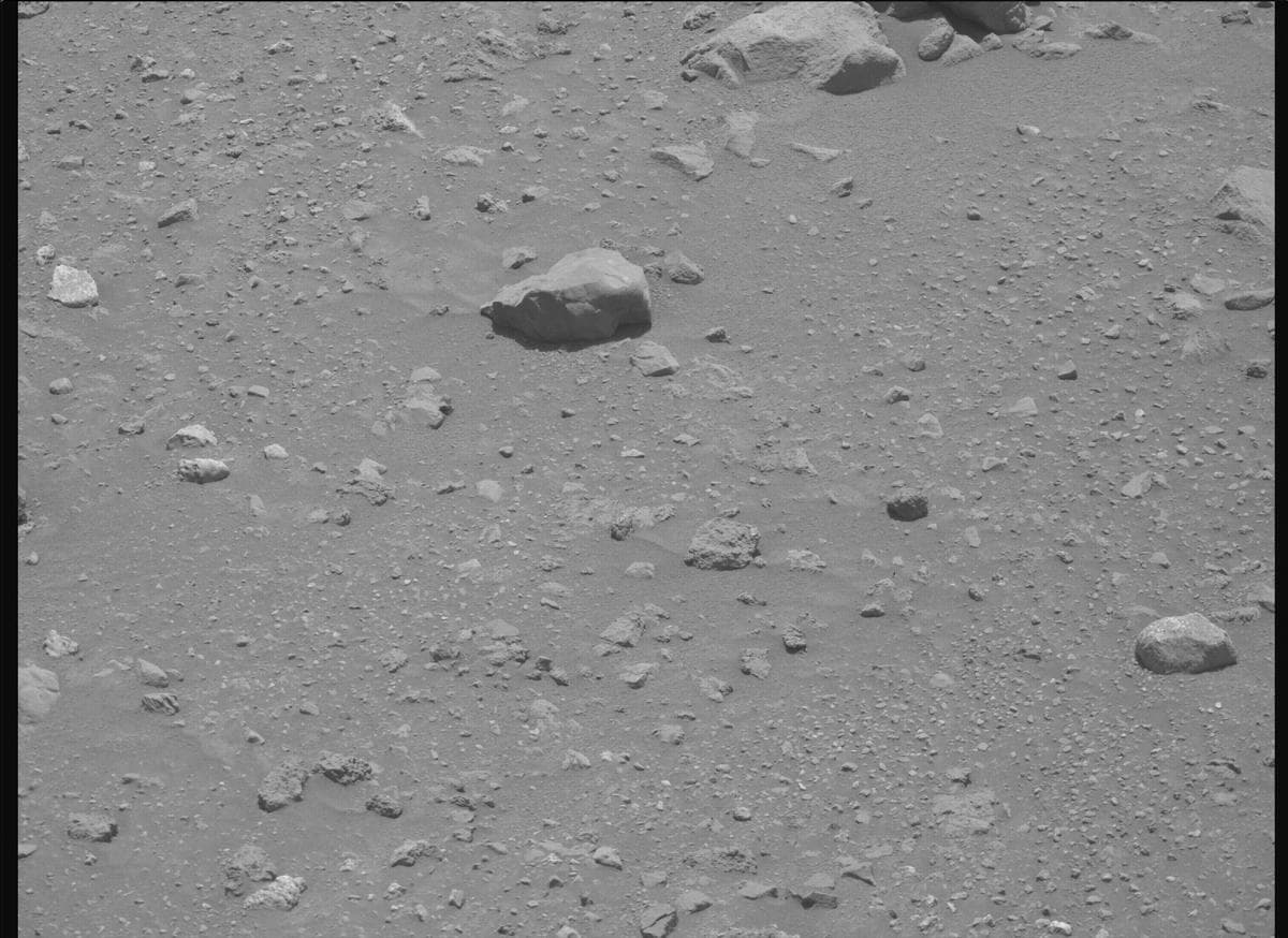 Mars image captured by MCZ_RIGHT on Perseverance