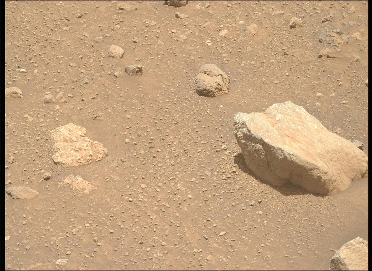 Mars image captured by MCZ_RIGHT on Perseverance