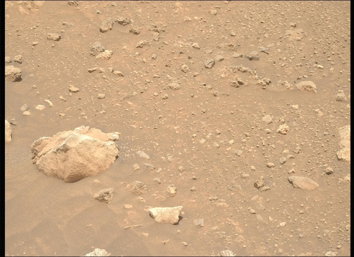 Mars image captured by MCZ_RIGHT on Perseverance