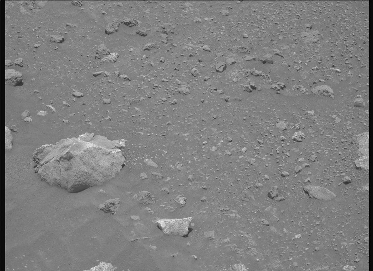 Mars image captured by MCZ_RIGHT on Perseverance