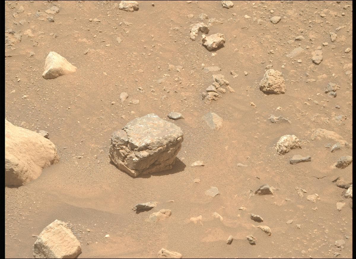 Mars image captured by MCZ_RIGHT on Perseverance