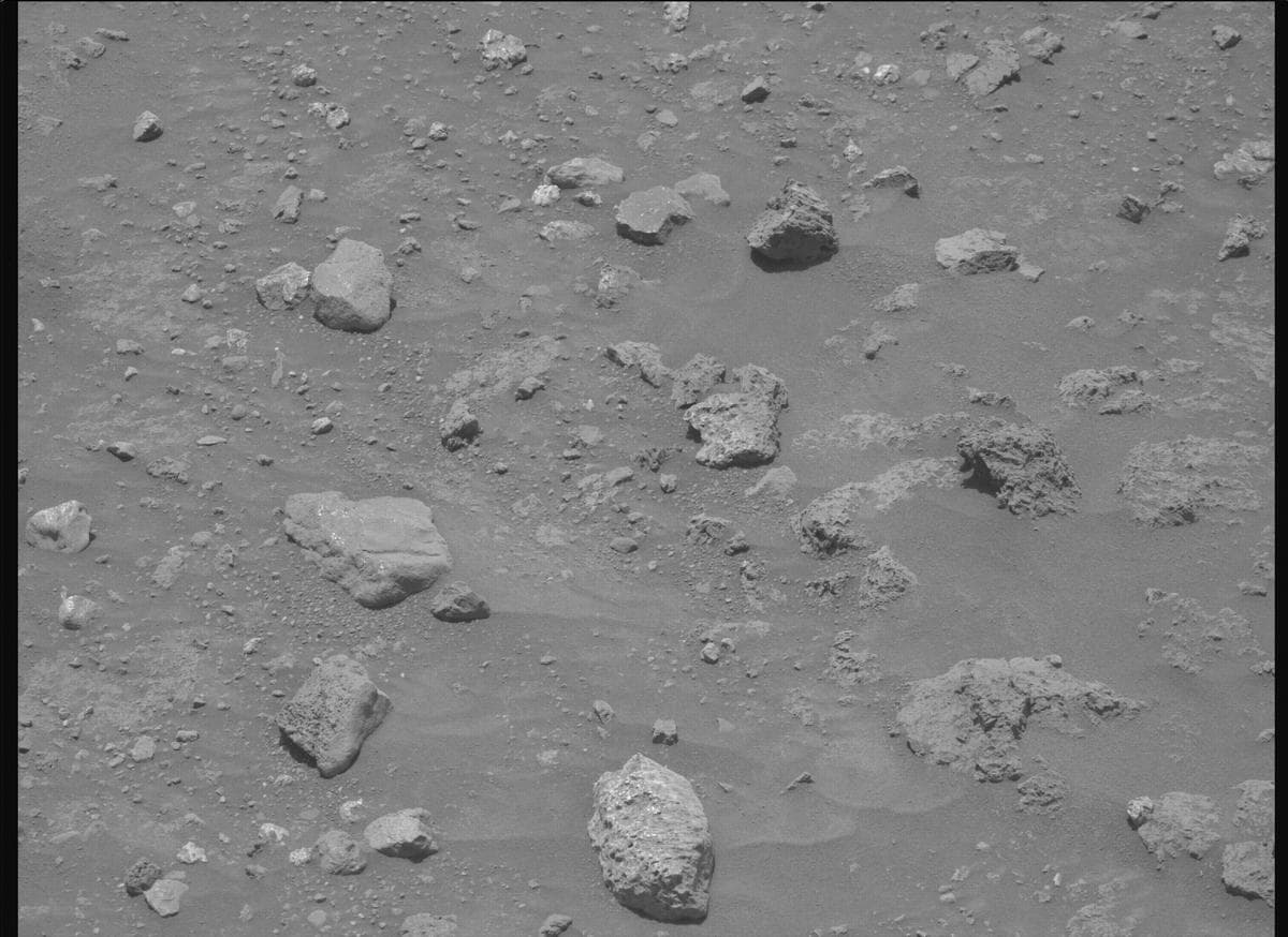Mars image captured by MCZ_RIGHT on Perseverance
