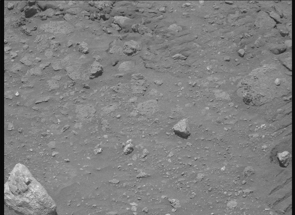 Mars image captured by MCZ_RIGHT on Perseverance
