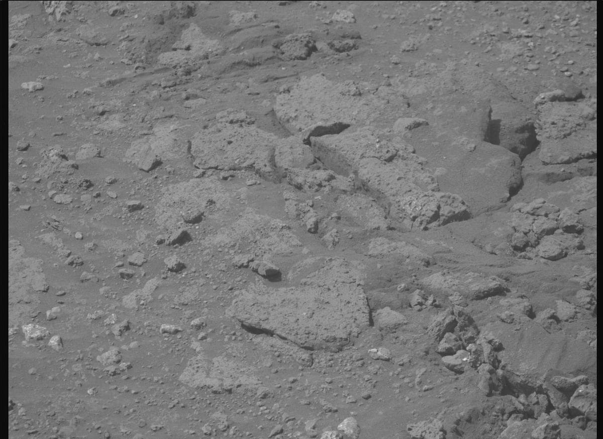 Mars image captured by MCZ_RIGHT on Perseverance