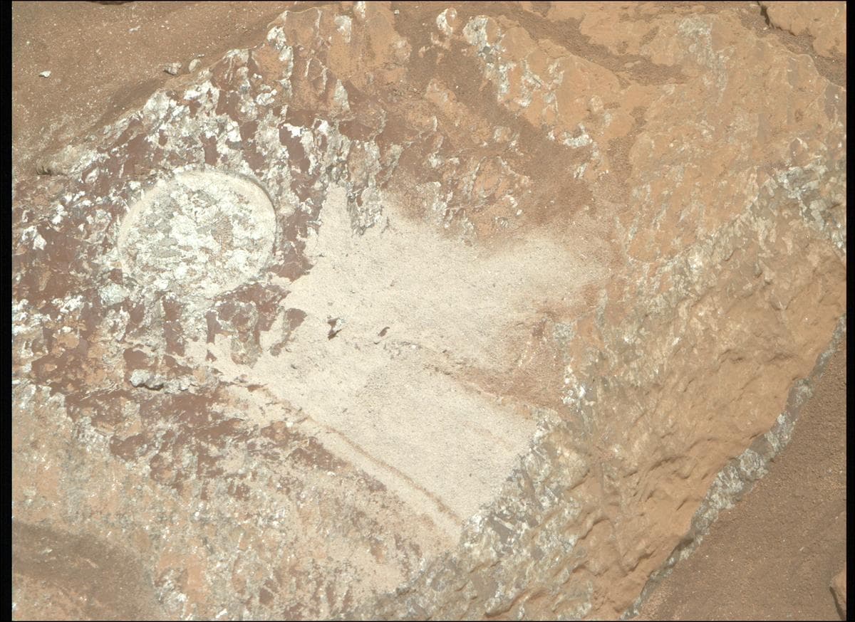 Mars image captured by MCZ_RIGHT on Perseverance