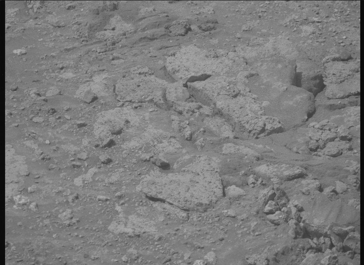 Mars image captured by MCZ_RIGHT on Perseverance