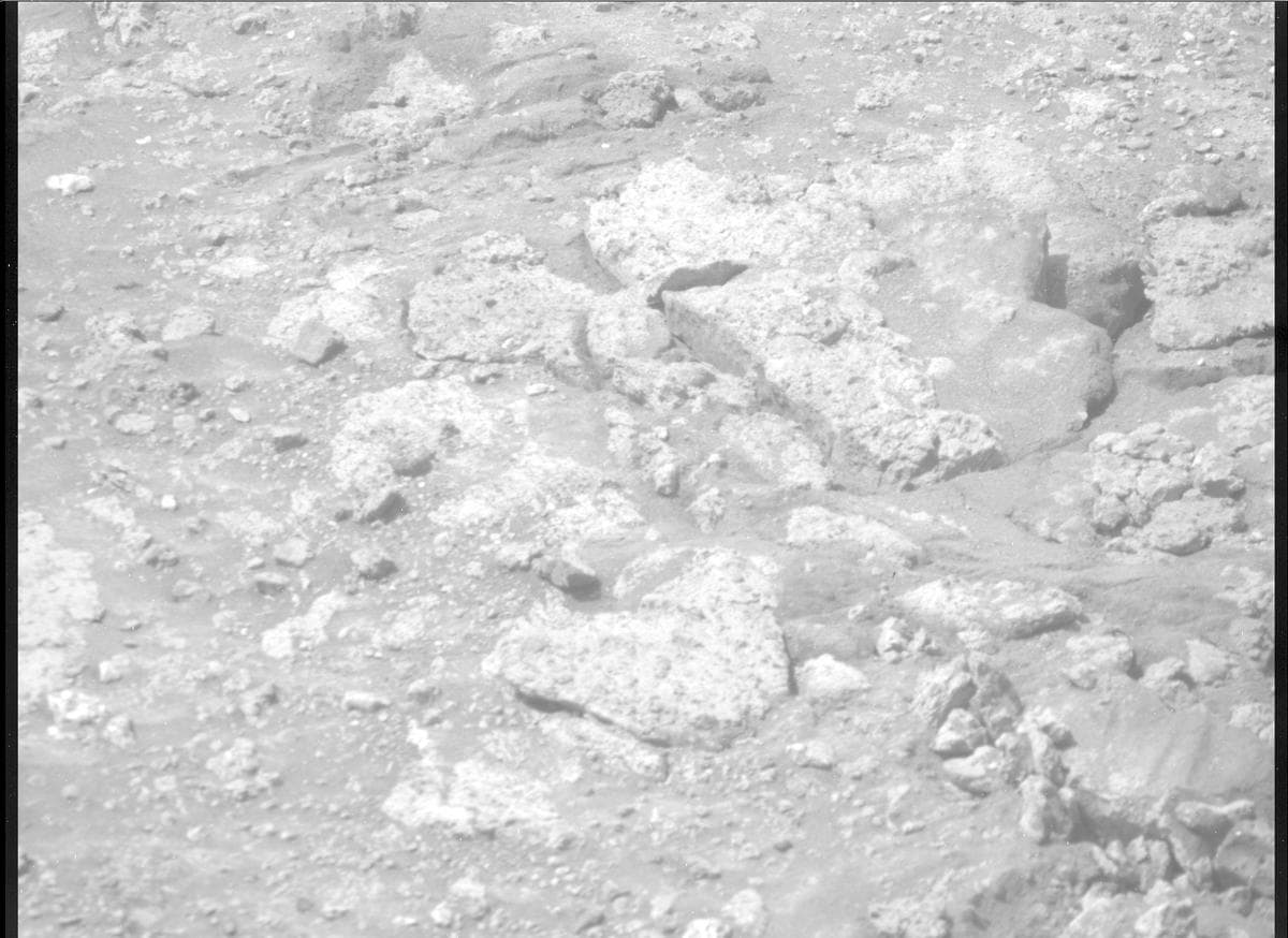 Mars image captured by MCZ_RIGHT on Perseverance