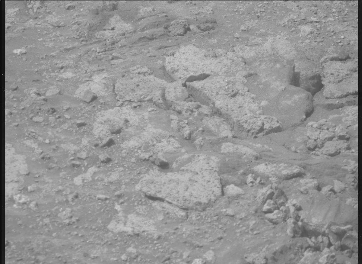Mars image captured by MCZ_RIGHT on Perseverance