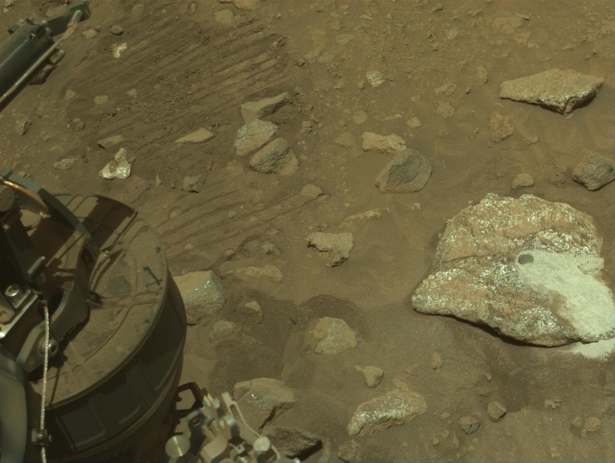 Mars image captured by NAVCAM_LEFT on Perseverance