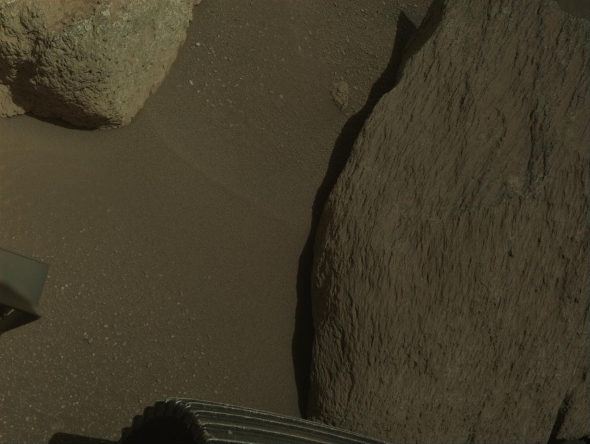 Mars image captured by NAVCAM_LEFT on Perseverance