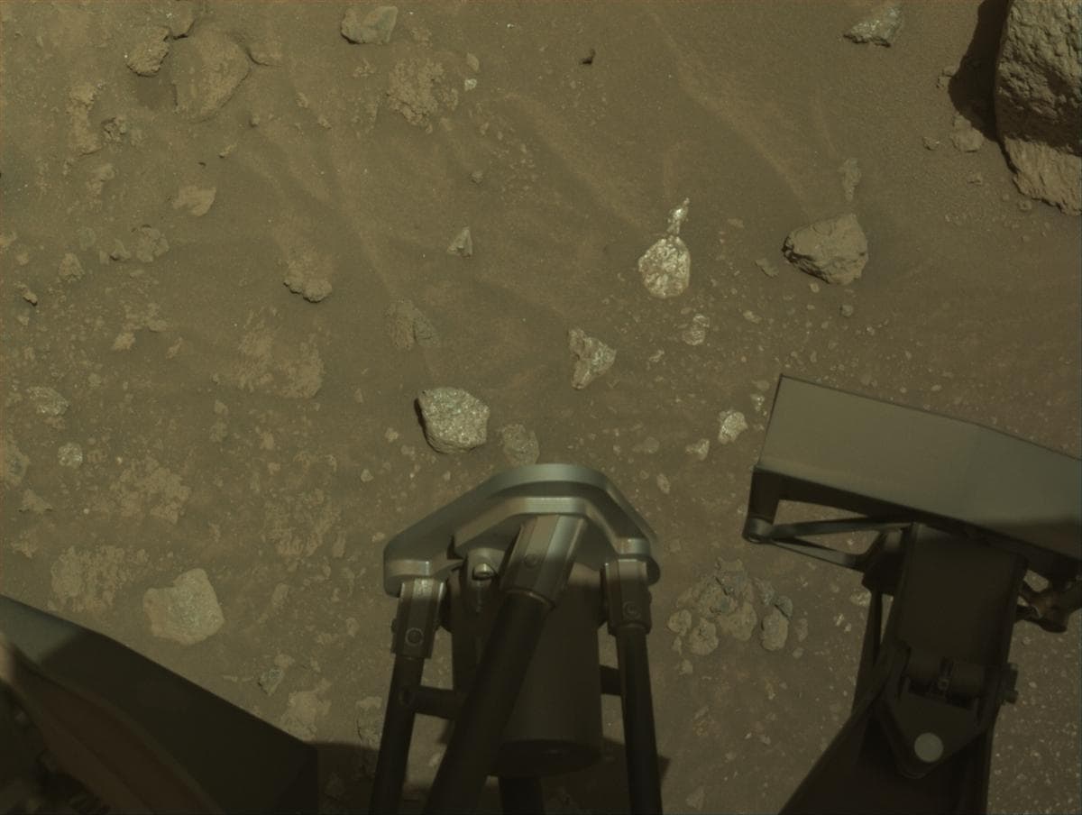 Mars image captured by NAVCAM_LEFT on Perseverance