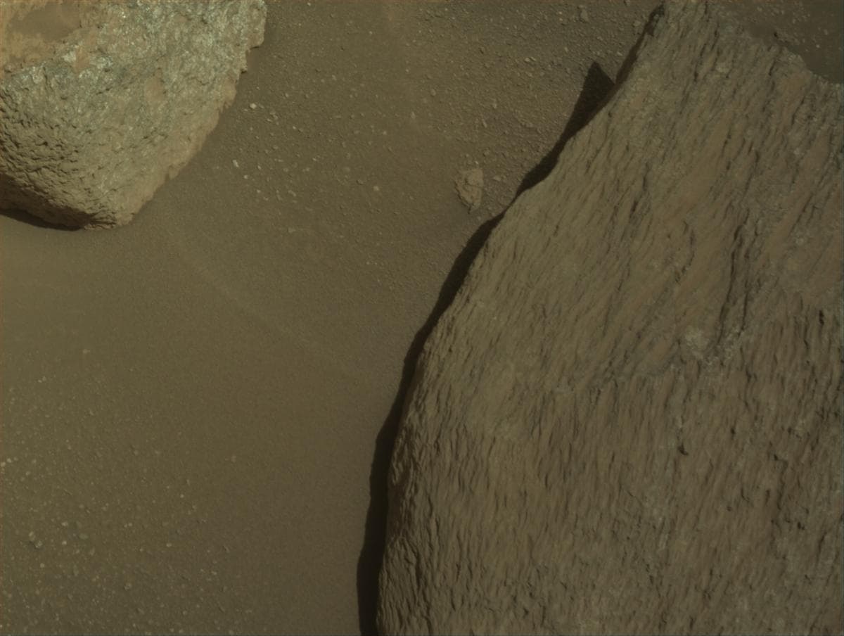 Mars image captured by NAVCAM_RIGHT on Perseverance