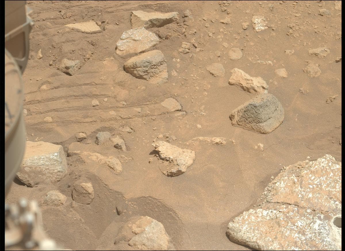 Mars image captured by MCZ_LEFT on Perseverance